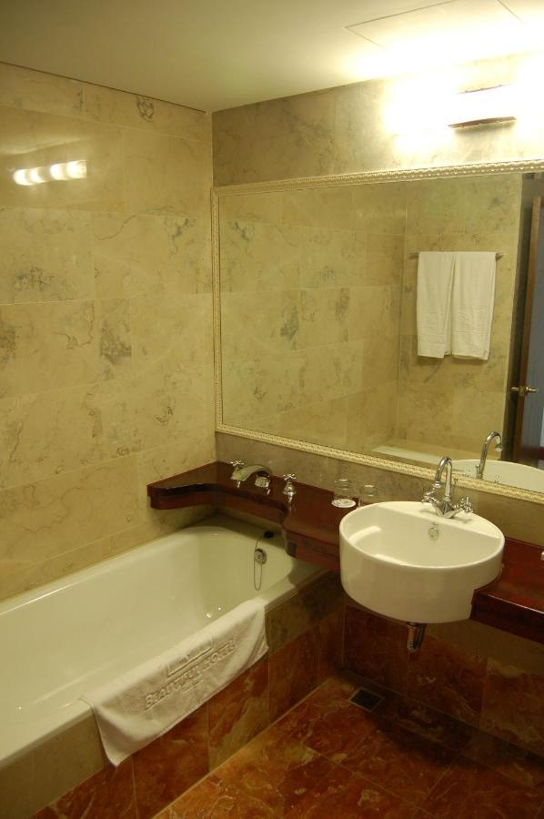 Beautiful Hotel Taipei Синдиен Екстериор снимка