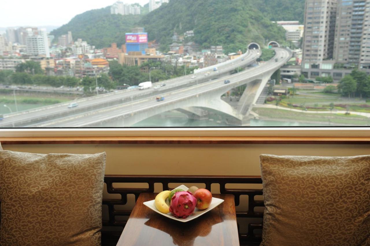 Beautiful Hotel Taipei Синдиен Екстериор снимка