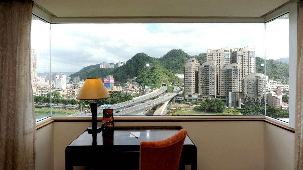 Beautiful Hotel Taipei Синдиен Екстериор снимка