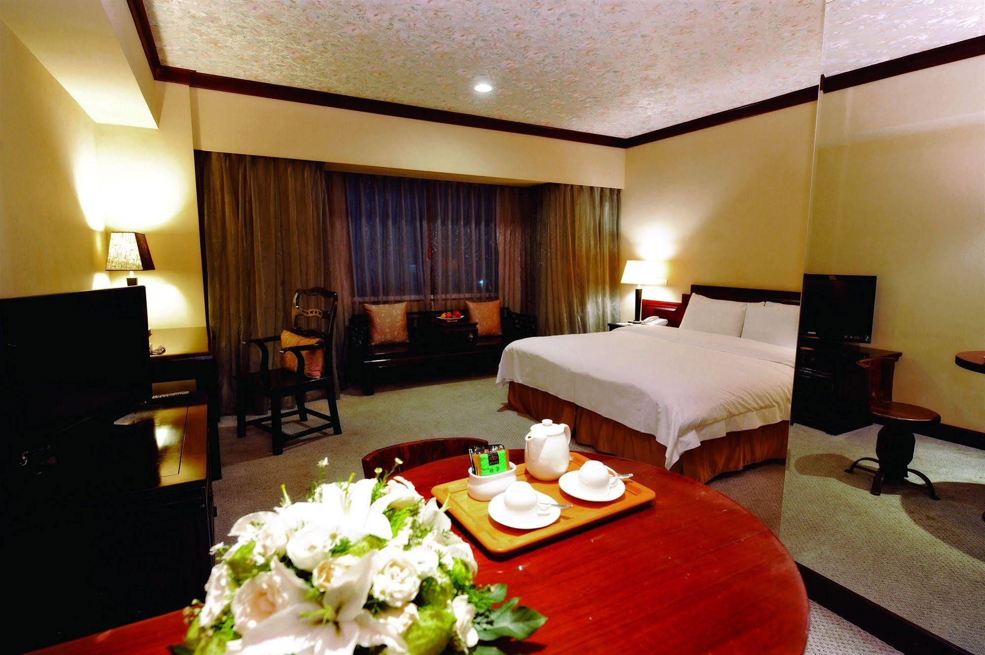 Beautiful Hotel Taipei Синдиен Екстериор снимка