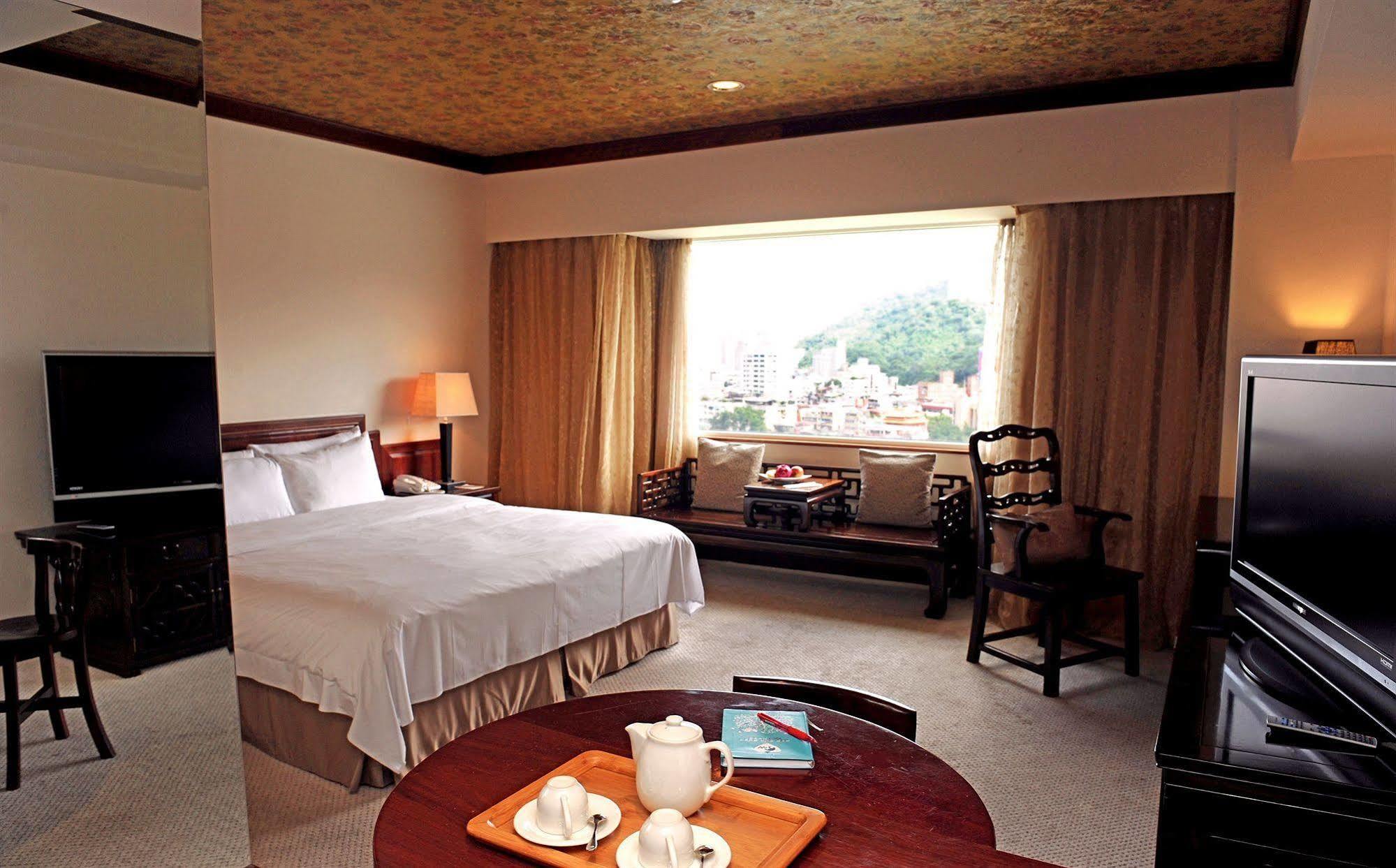 Beautiful Hotel Taipei Синдиен Екстериор снимка